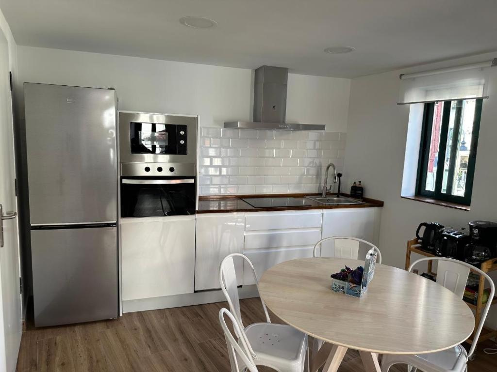 Apartamentos Urbanin II Plaza De San Pedro กูดีเยโร ภายนอก รูปภาพ