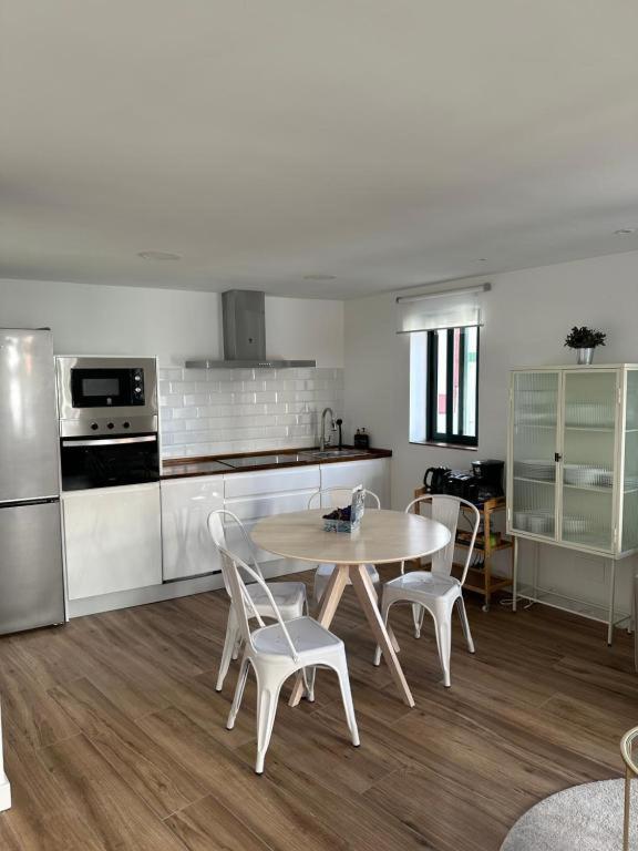 Apartamentos Urbanin II Plaza De San Pedro กูดีเยโร ภายนอก รูปภาพ