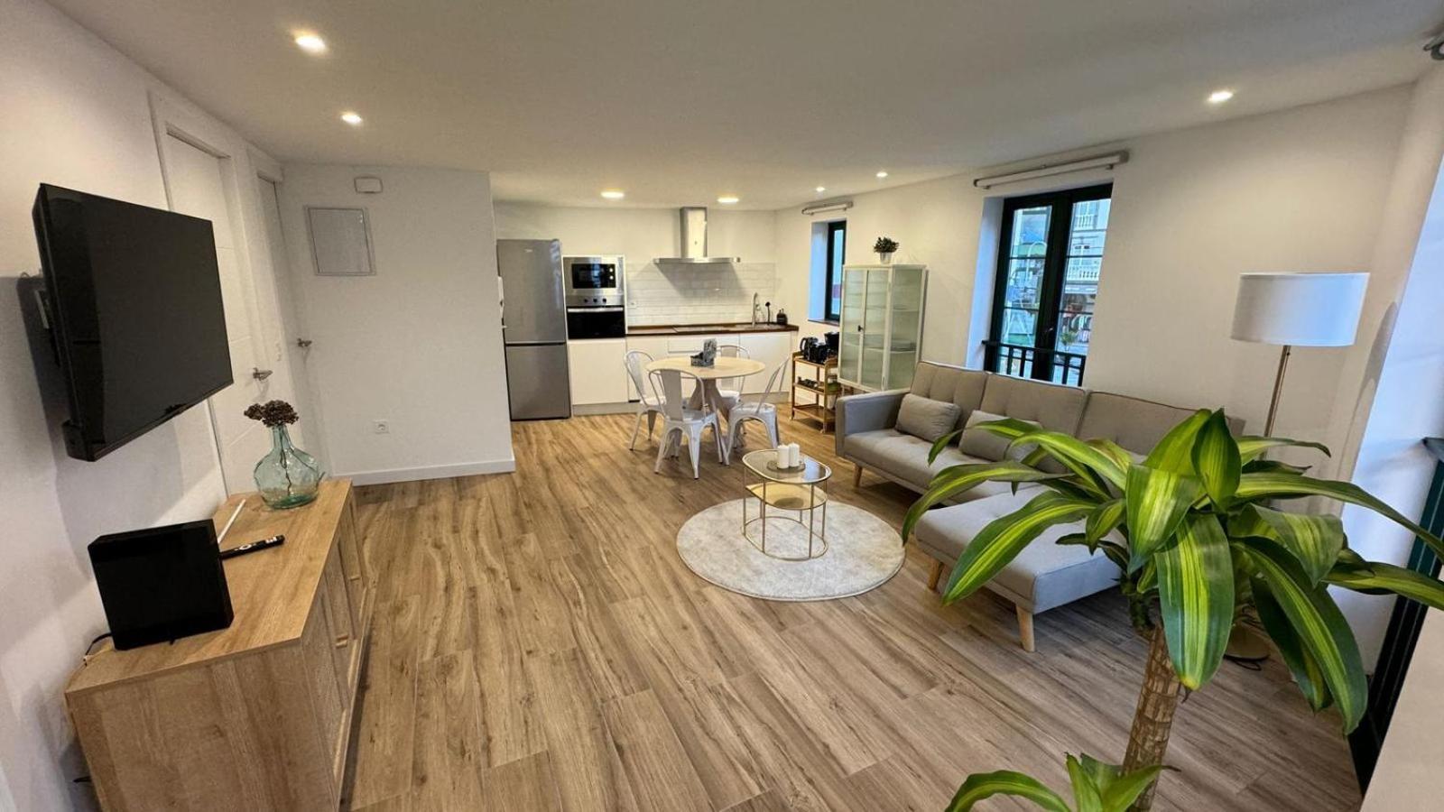 Apartamentos Urbanin II Plaza De San Pedro กูดีเยโร ภายนอก รูปภาพ